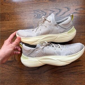 Sorel explorer blitz stride Women's Light gray knit tennis shoes 7.5